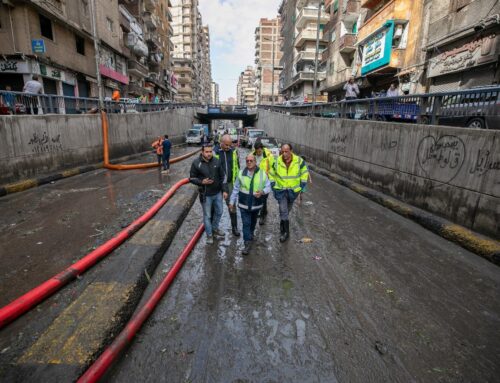 “مياه الإسكندرية” تواصل جهودها لسحب تجمعات مياه الأمطار شرق المدينة