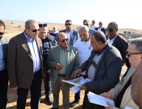 رئيس القابضة لمياه الشرب يتفقد مشروعات المعالجة بالغابة الشجرية في مطروح